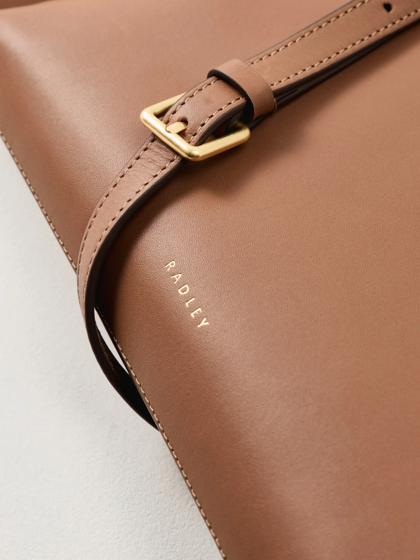 Pockets Medium Zip Top Crossbody Bag Tan - Image 5