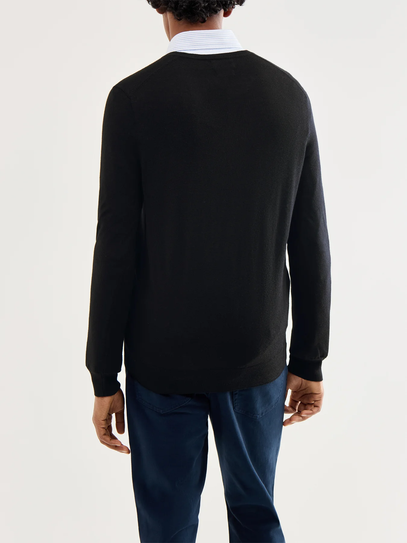 Merino Wool V-Neck Jumper Black - Image 5