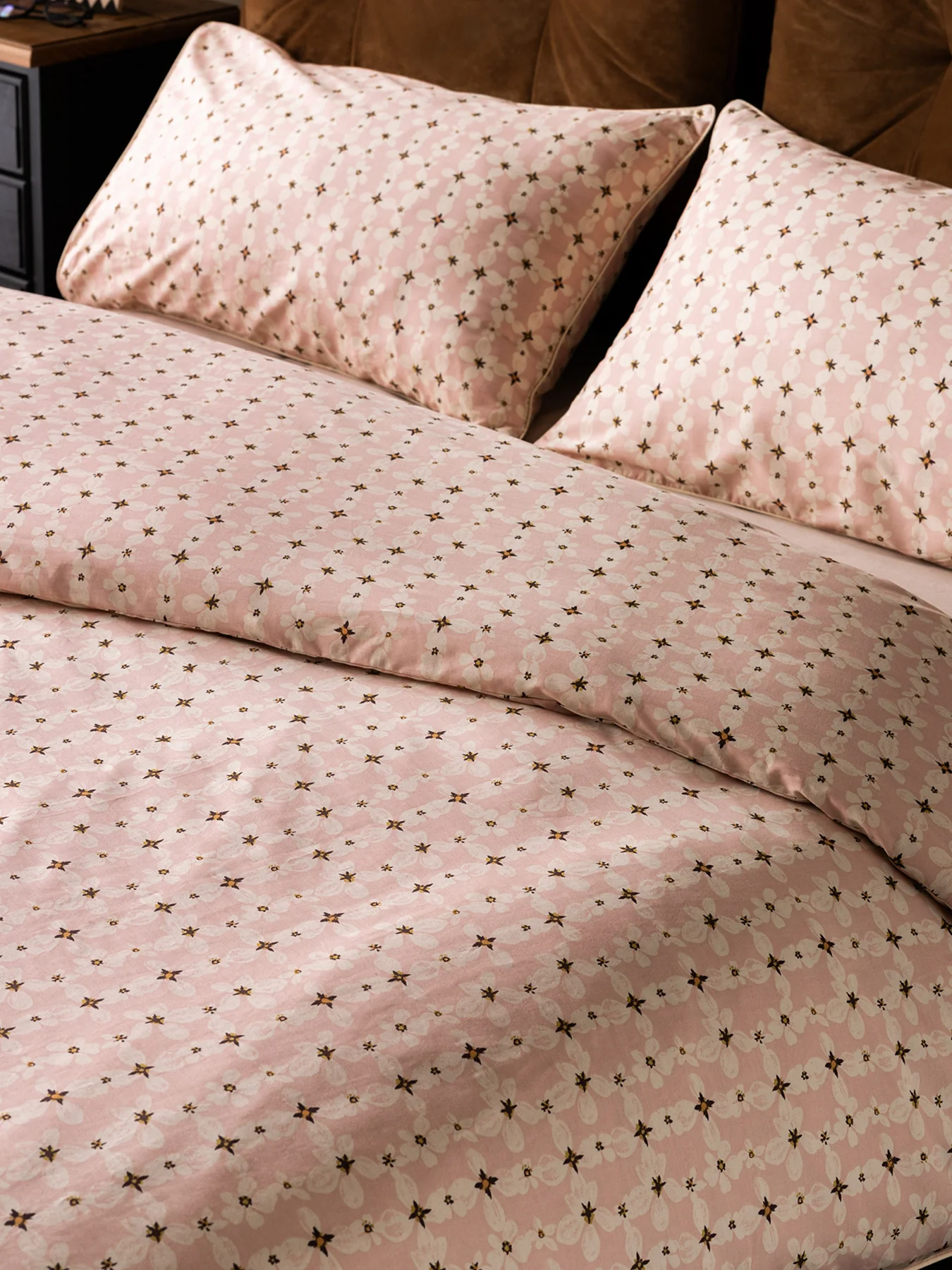 Translucent Daisy Double Duvet Set Pink