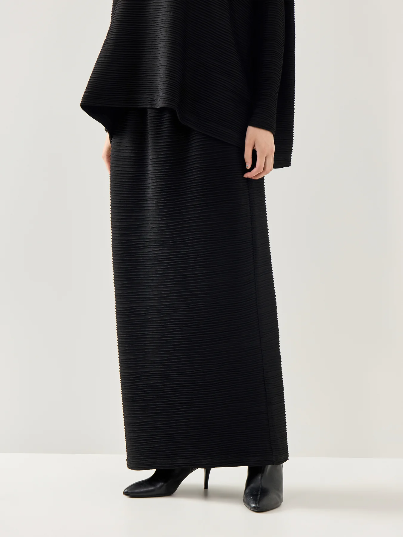 Textured Wave Viscose Jersey Skirt Black - Image 4