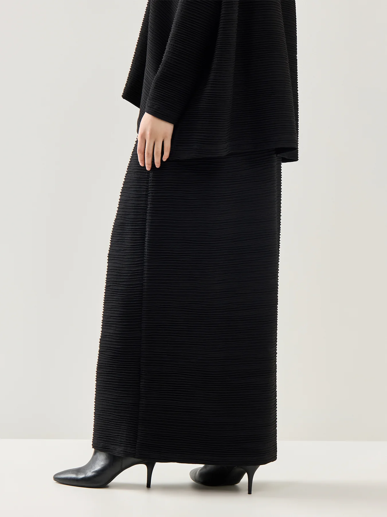 Textured Wave Viscose Jersey Skirt Black - Image 5