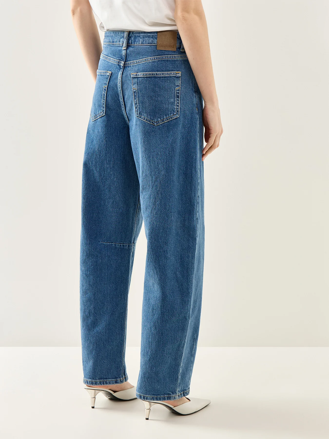 Loose Barrel Ane-Kori Mid-Waist Jeans Blue Denim - Image 5
