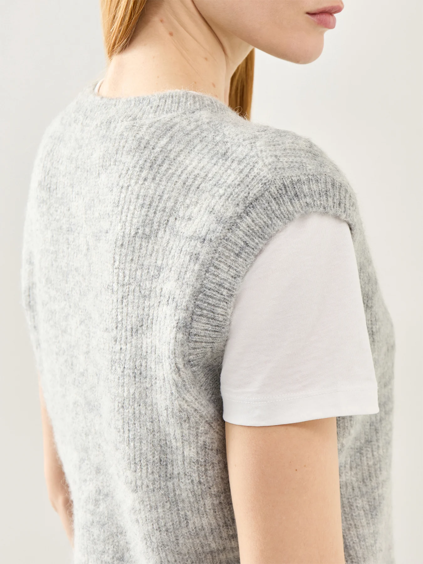 Lulu Sleeveless Button O-Neck Knit Vest Grey - Image 3