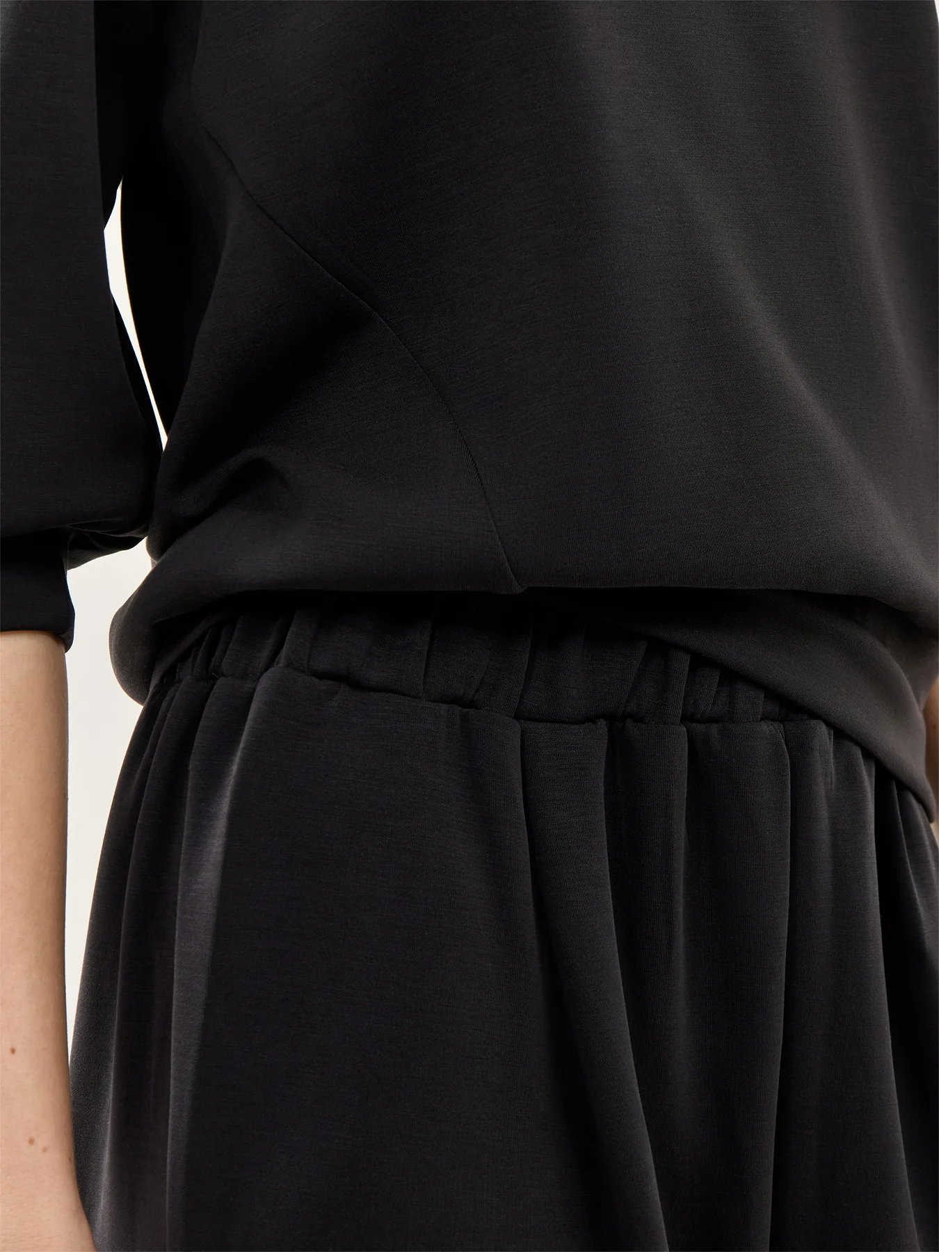 Tenny High-Waist Trousers Black - Image 3