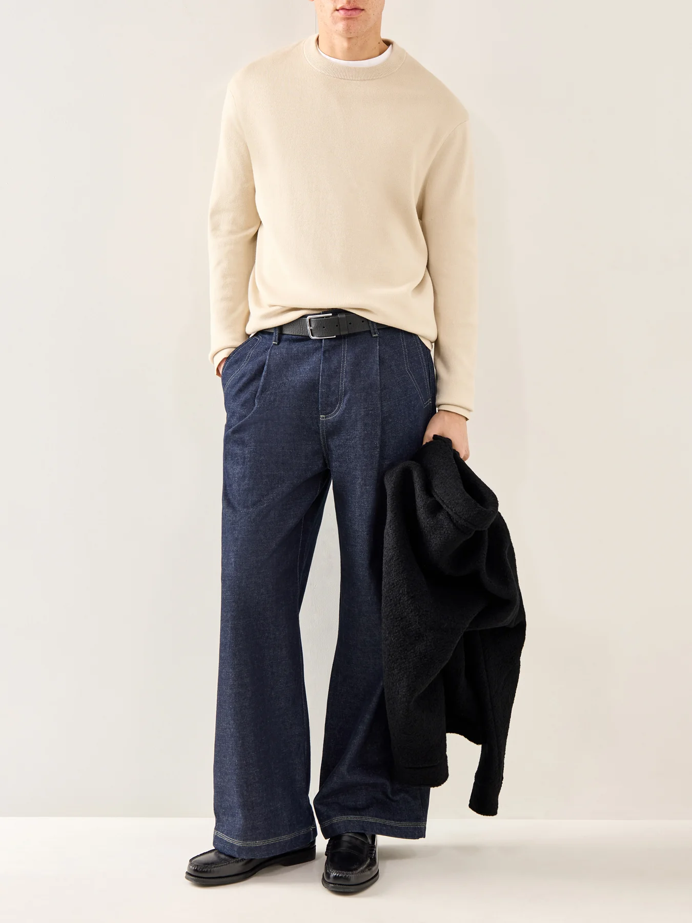 Relaxed Crew Neck Sweatshirt Cream - Image 2