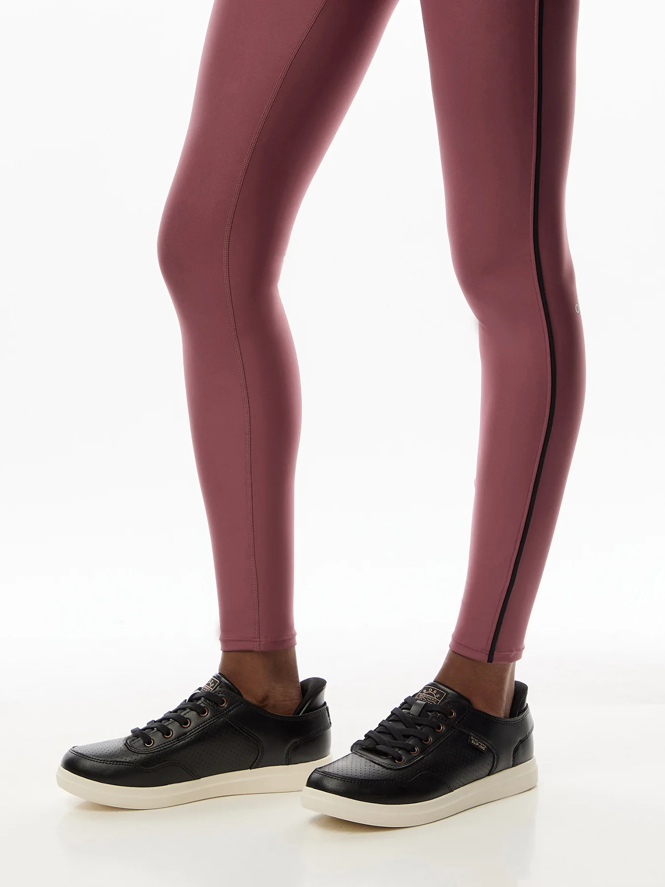 Bobs DVine So Flattering Trainer Black - Image 2