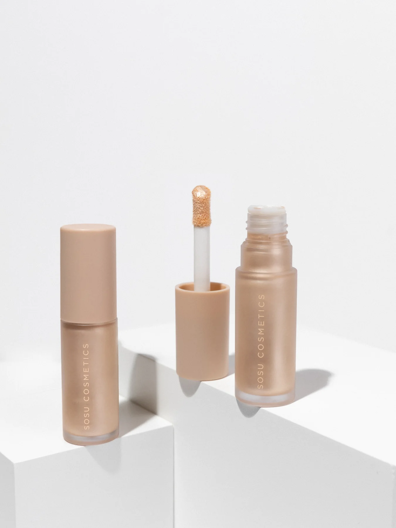 Liquid Complexion Highlight Glow 9ml - Image 3
