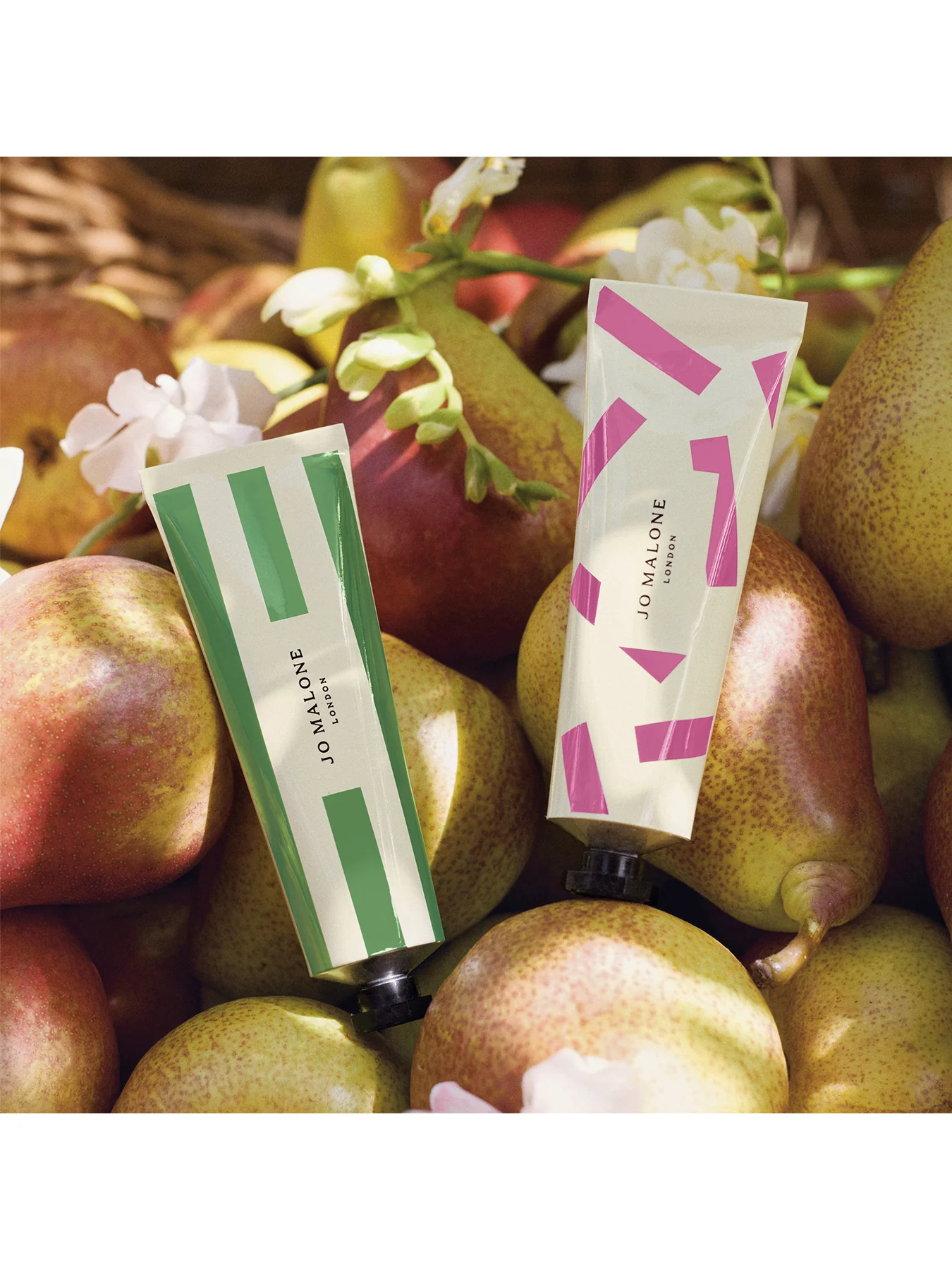 English Pear & Sweet Pea Hand Cream 30ml - Image 4
