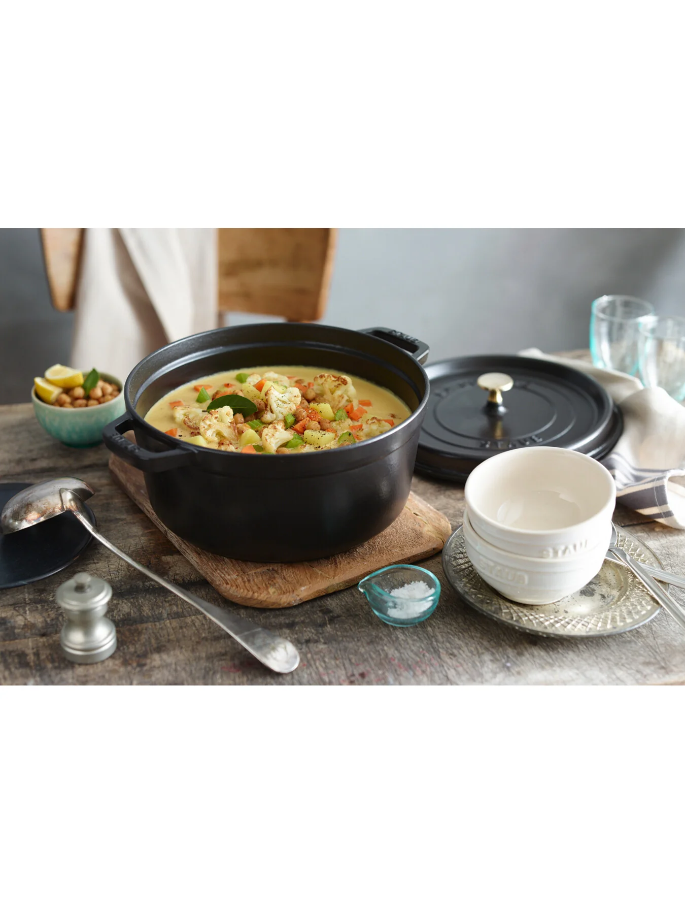28cm Round Cocotte - Image 5