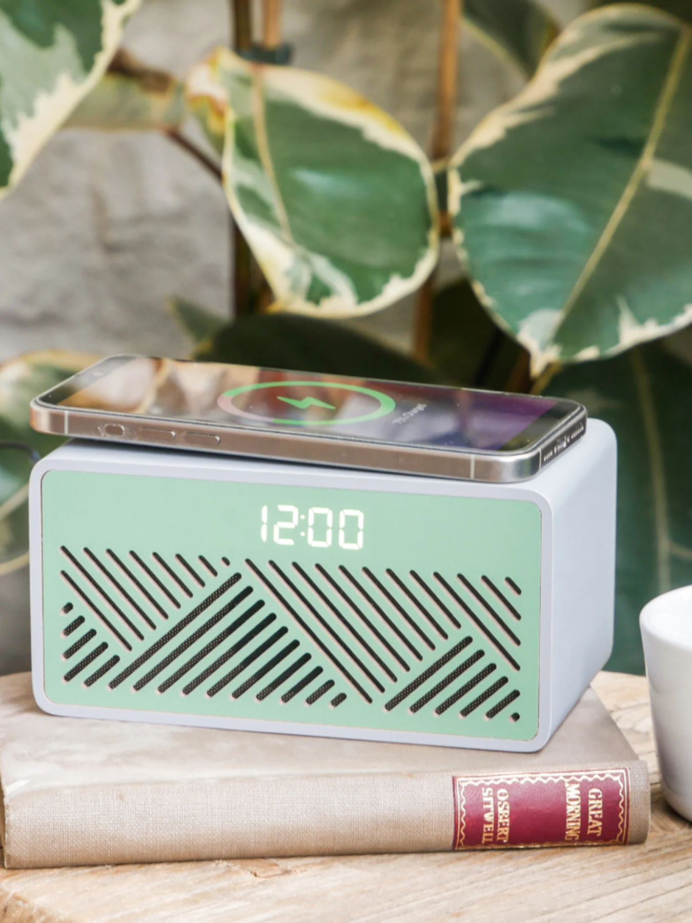 Rise Mix Wireless Charger and Bluetooth Speaker Green & Grey - Image 2