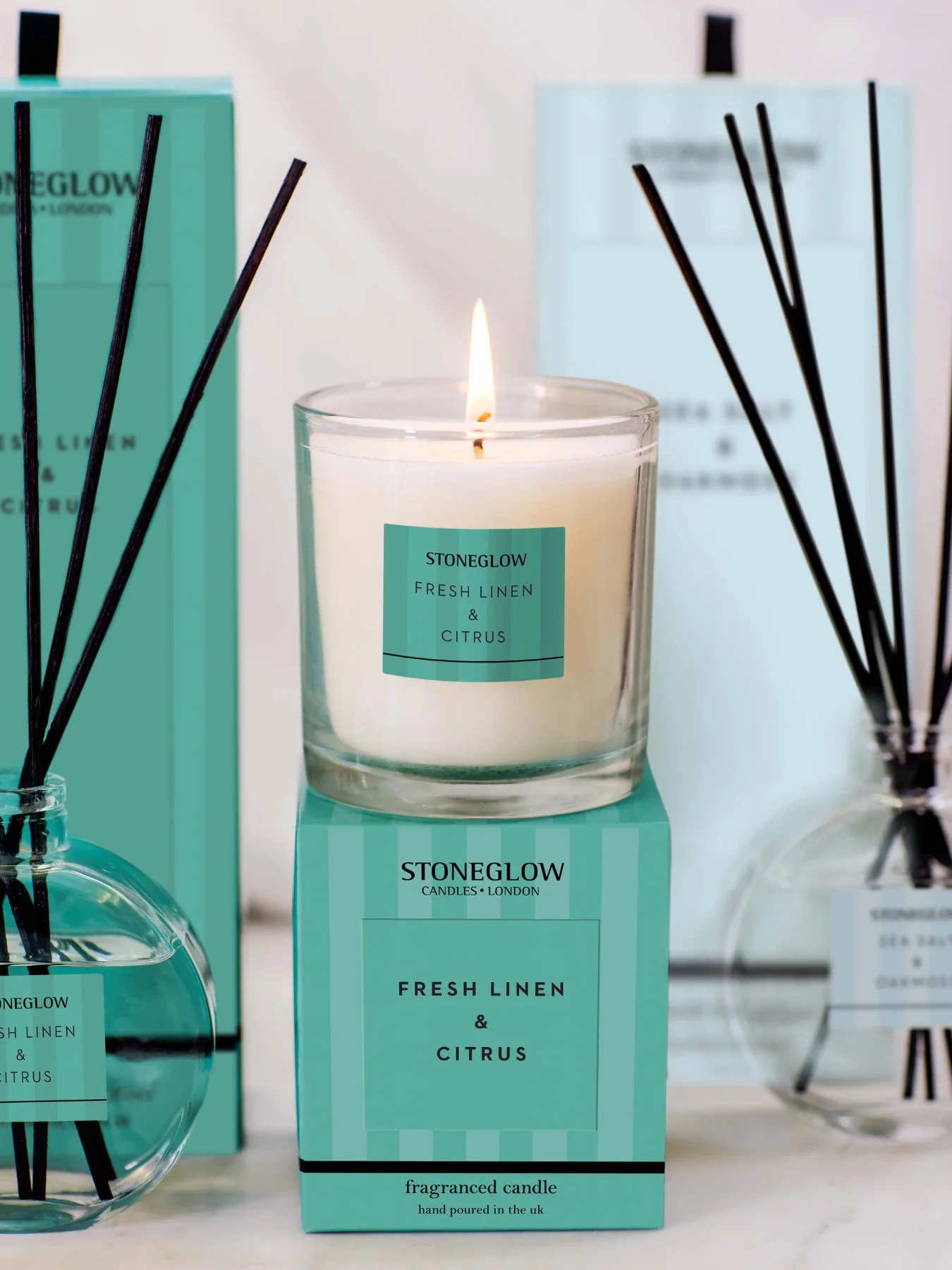 Modern Classics Candle Fresh Linen & Citrus - Image 2