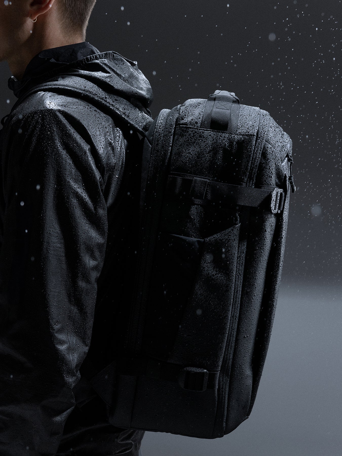 Hybrid 30L Backpack Black - Image 2