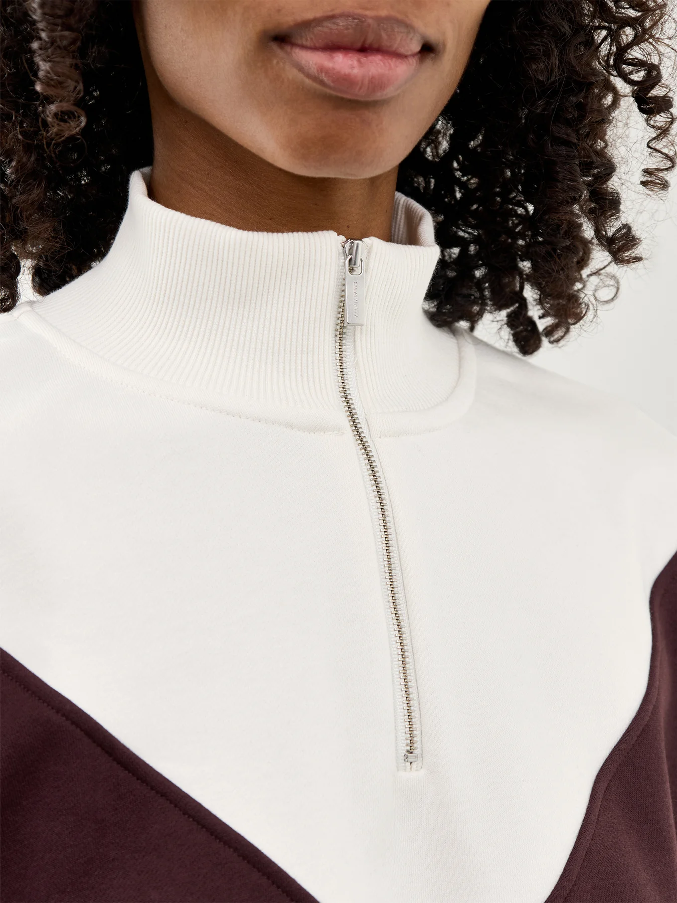 Revive Crop Half Zip Sweatshirt Sablebrown Lilywhite - Image 3