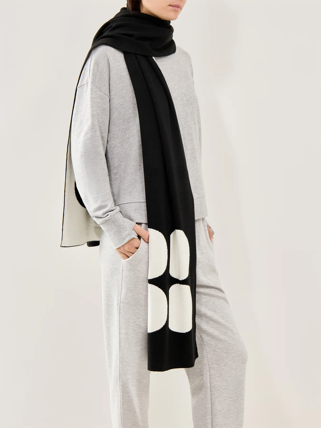 Logo Wool Scarf Black - Image 2