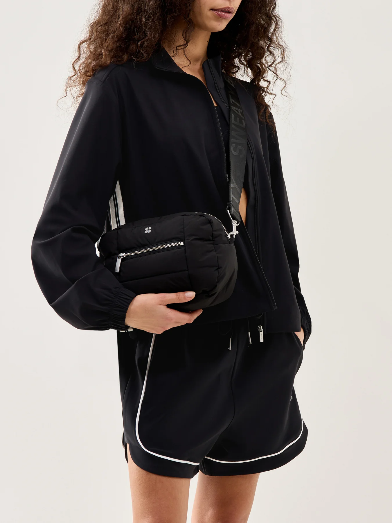 The Nimbus Roam Crossbody Black - Image 2