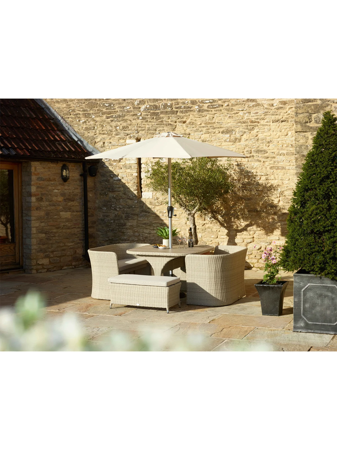 Tetbury Rattan 8-Seater Balcony Set with Tree-Free Top Parasol & Base - Image 2
