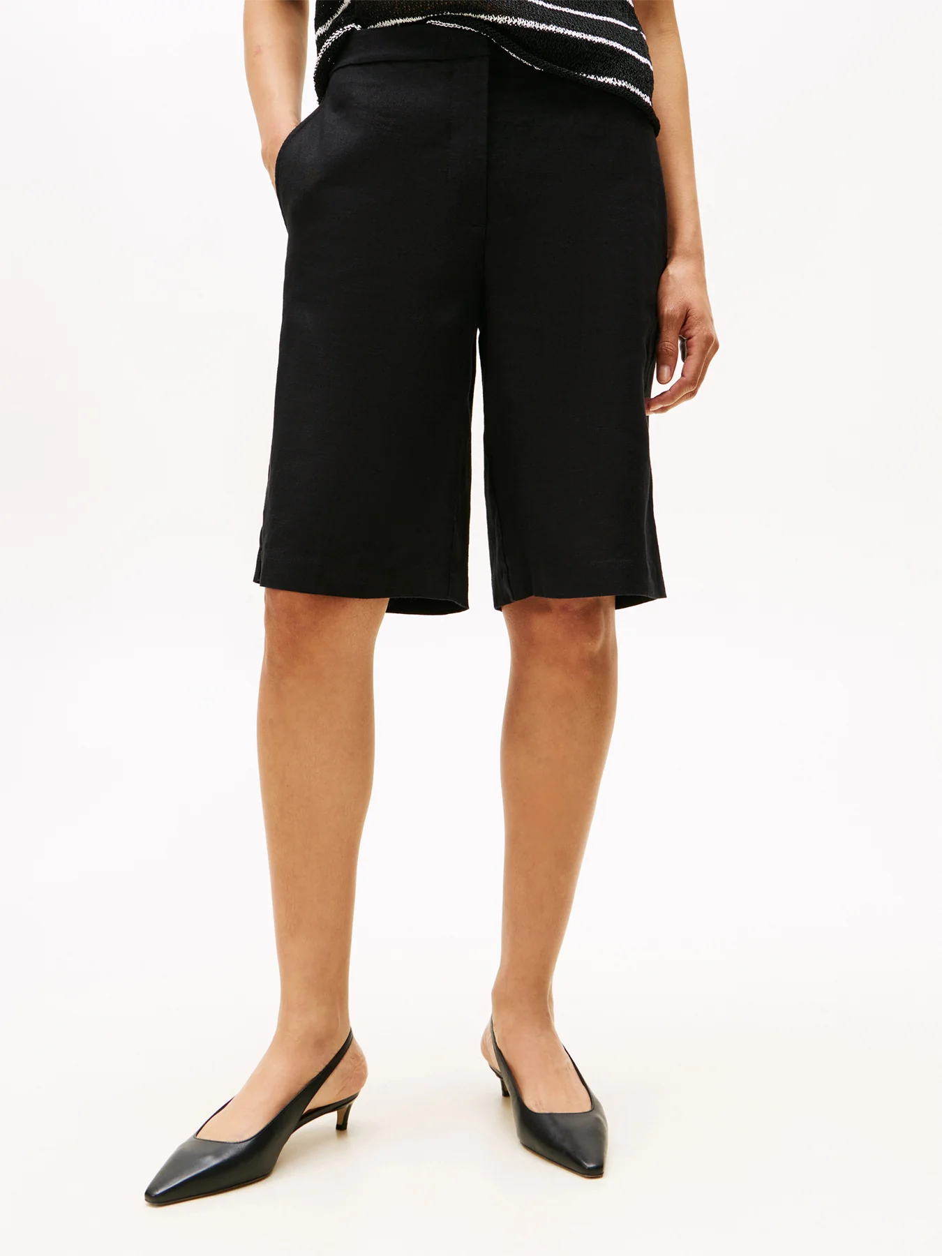 Linen Blend Slim Tailored Shorts - Image 4