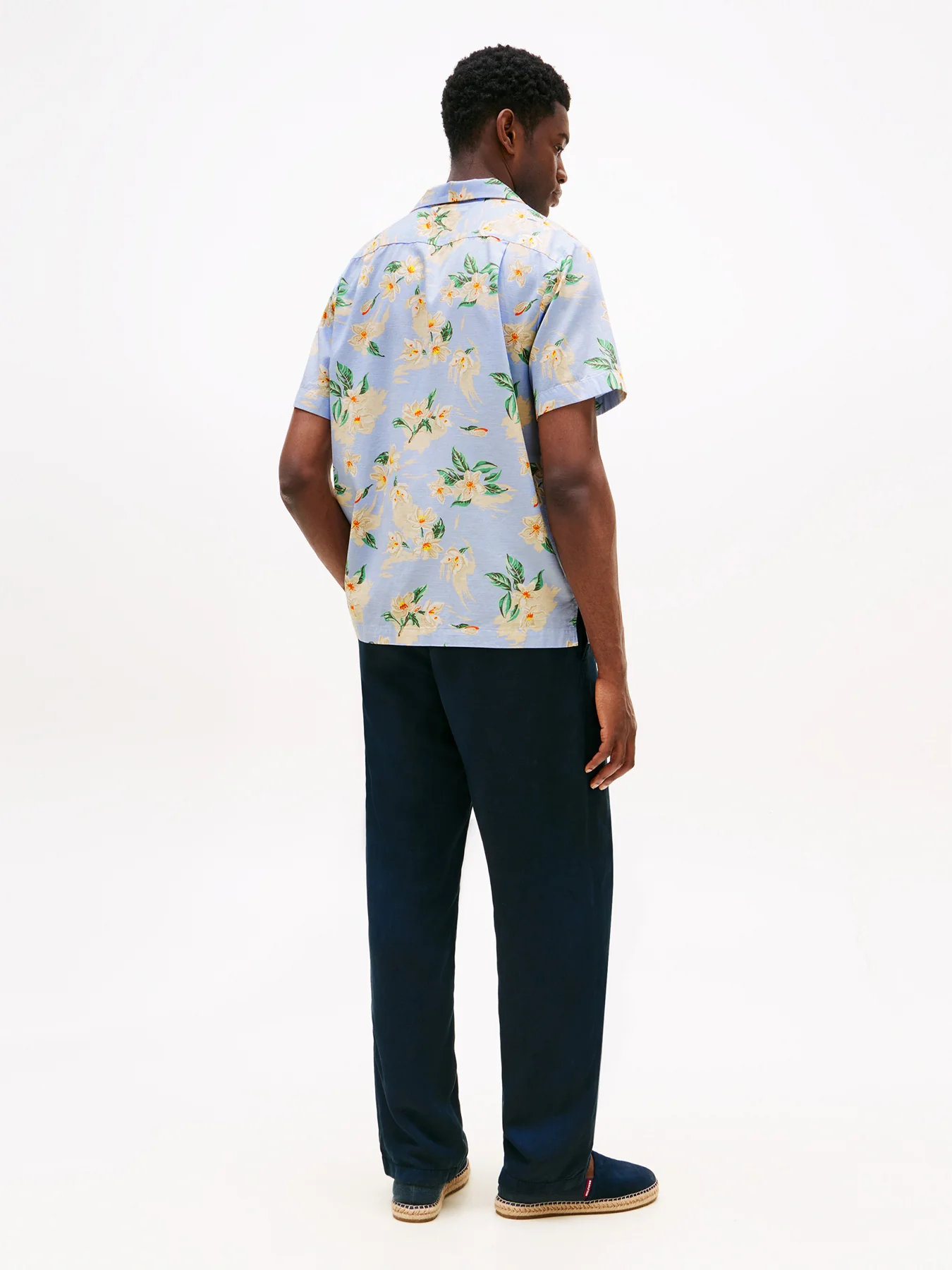 Lightweight Regular Fit Floral Short Sleeve Shirt - Image 3