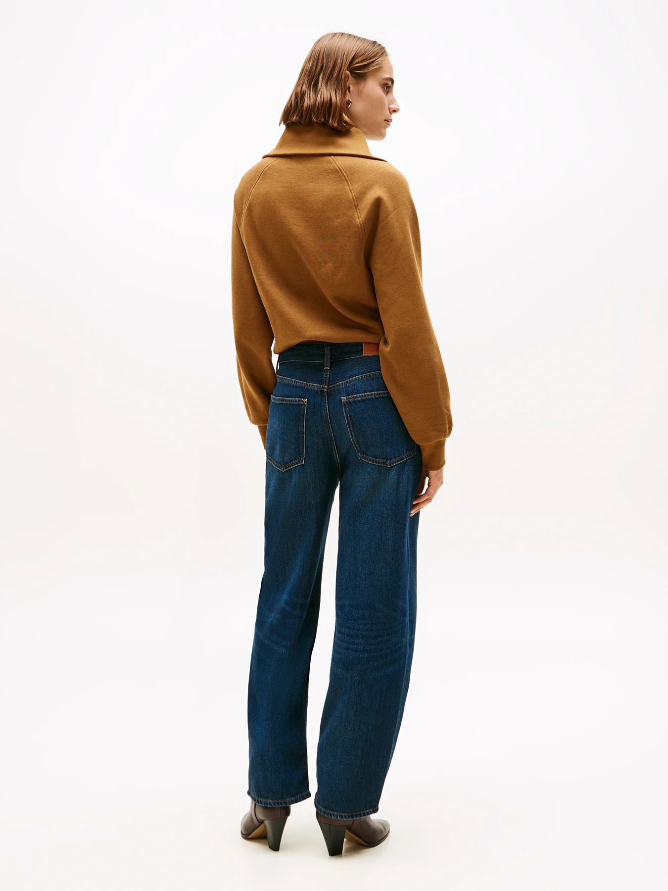 Mid Rise Relaxed Barrel Leg Jeans Light Denim - Image 3