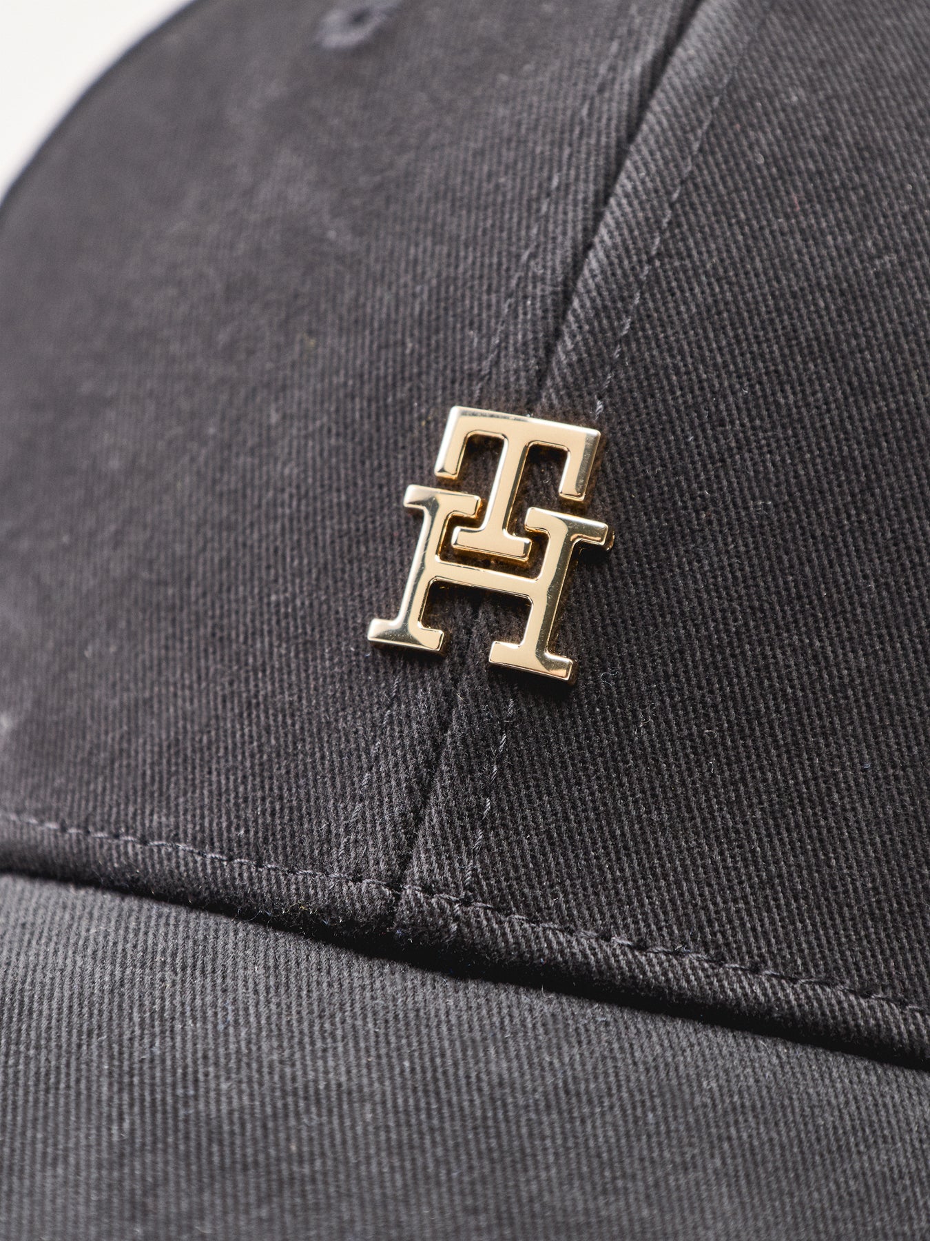 TH Elevated Chic Cap Black - Image 3