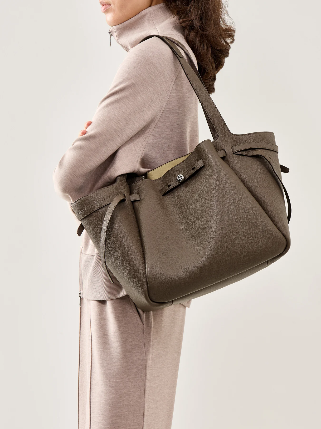 Romy Tote Beige - Image 2