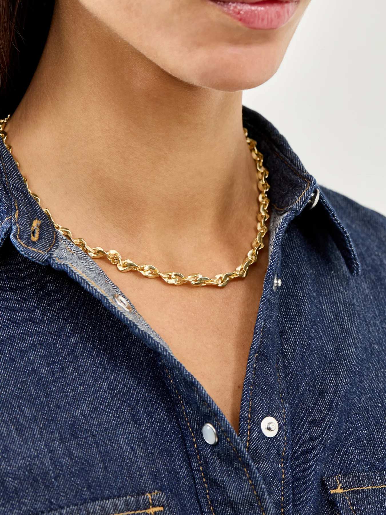 Sculpt Necklace Gold - Image 2