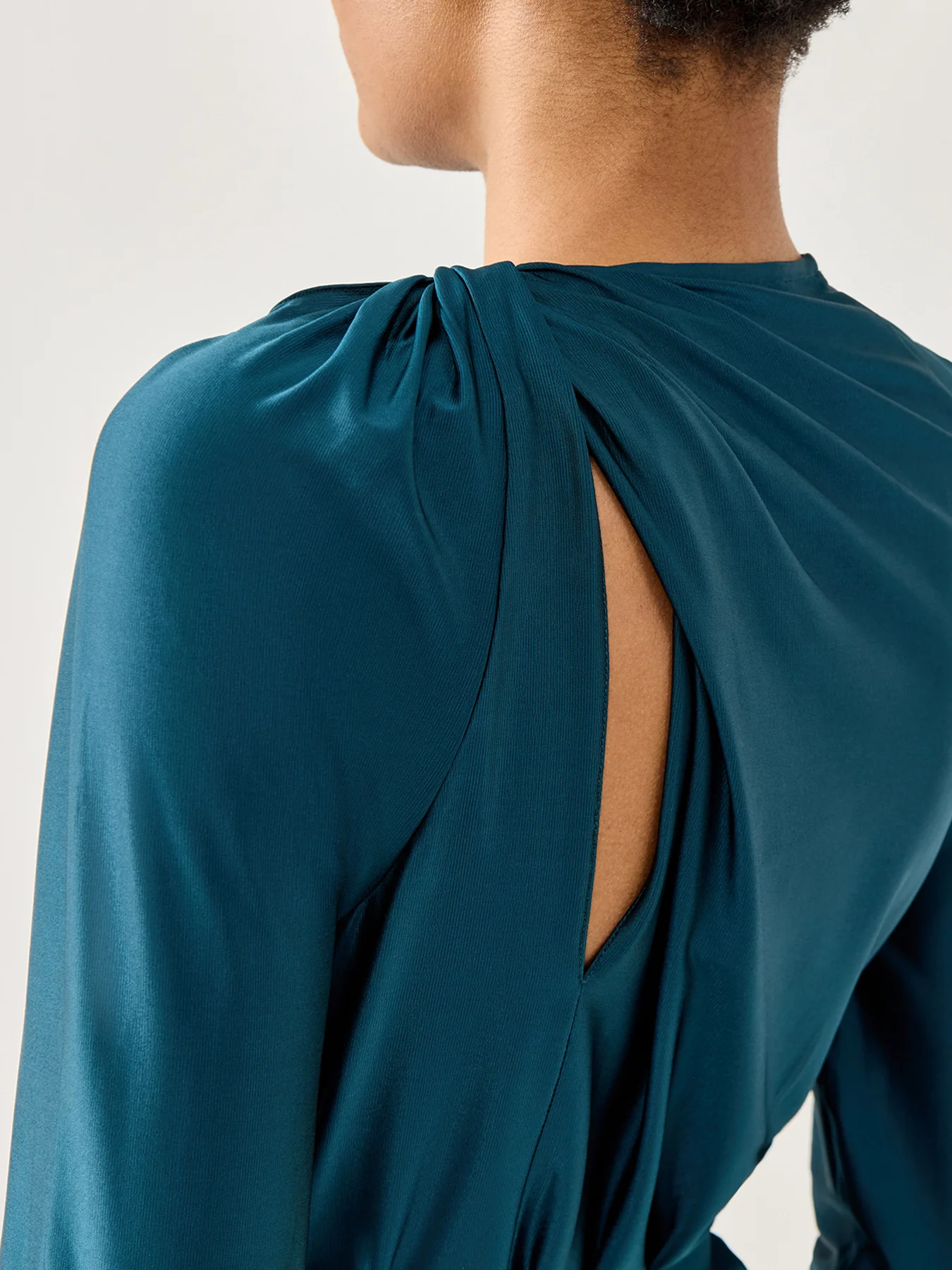 Twist Detail Blouse Green - Image 3