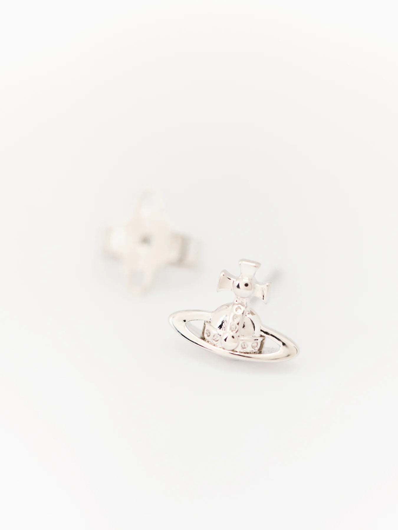 Lorelei Stud Earrings Silver - Image 3