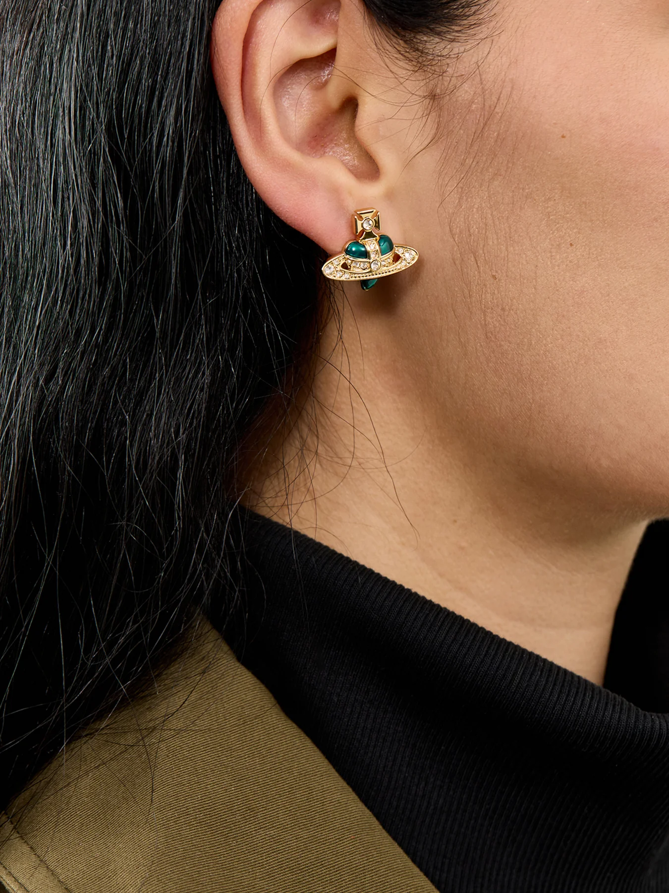Crystal Heart Earrings Gold - Image 2