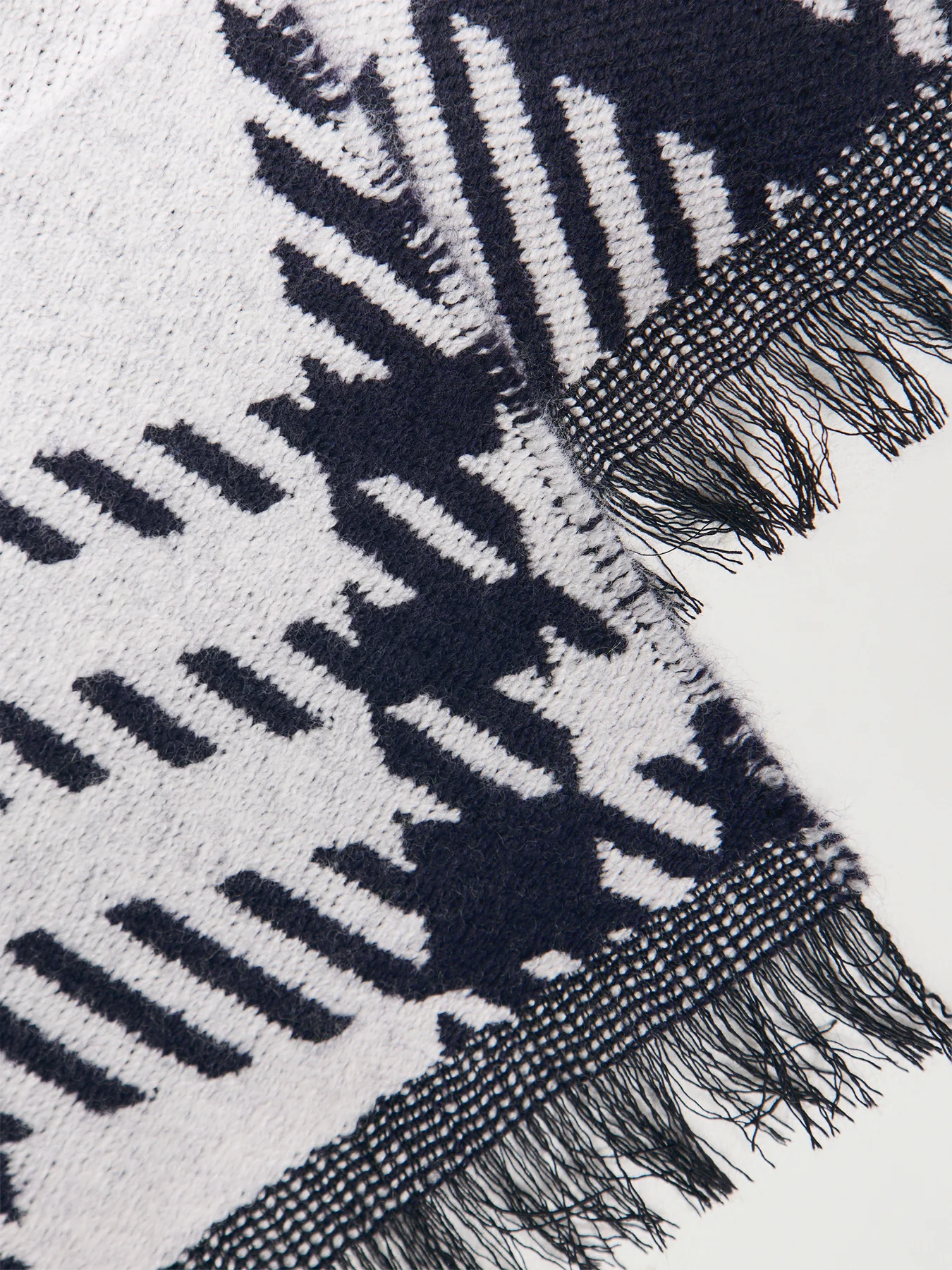Orb Jacquard Wool Check Scarf in Black - Image 3