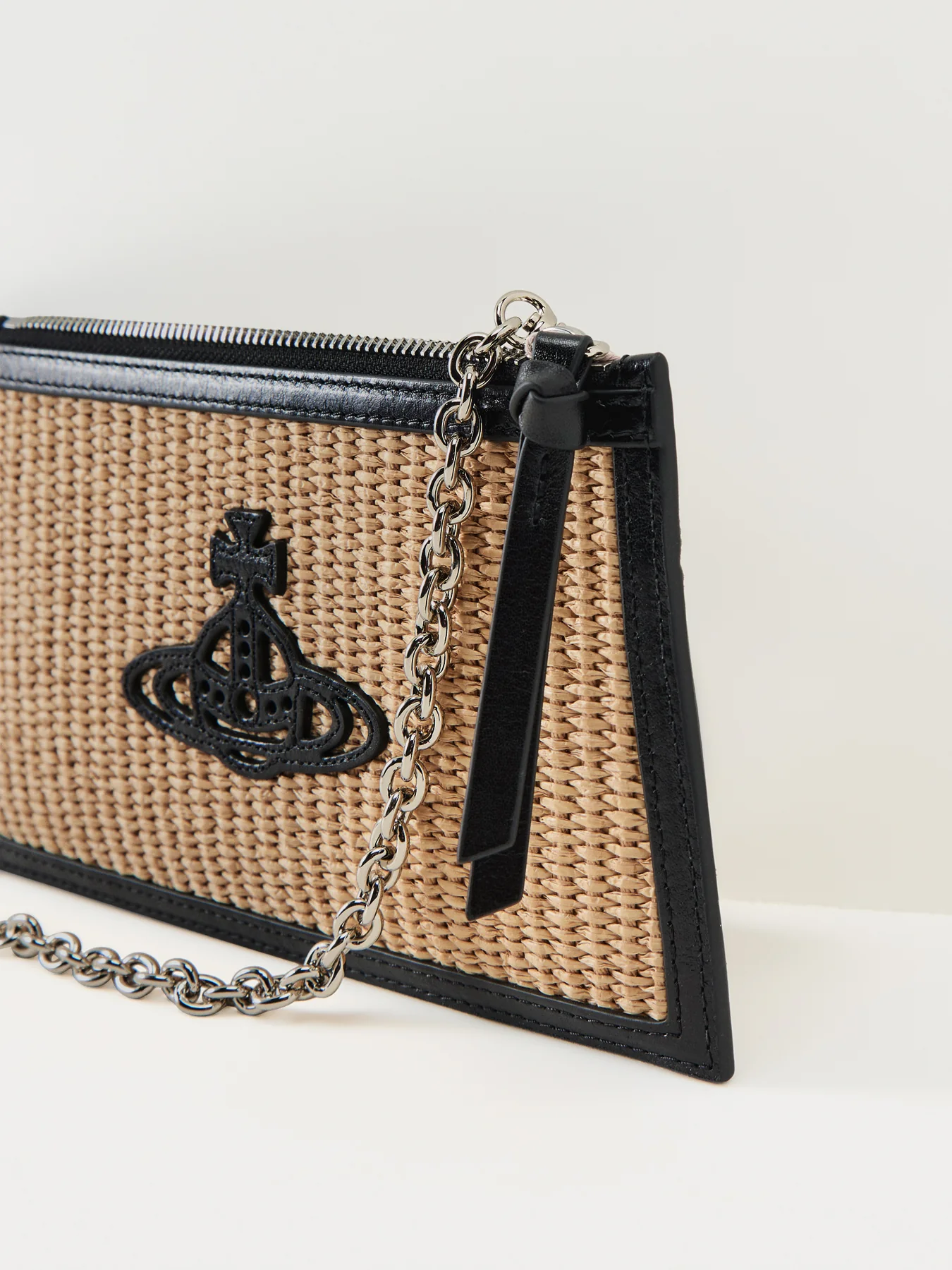 Small Flat Zip Clutch Beige - Image 4