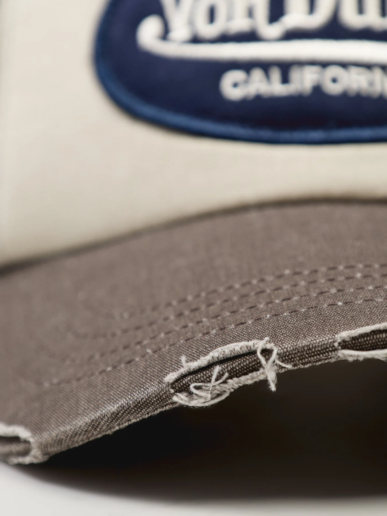 V Dutch Cap White/Blue - Image 3