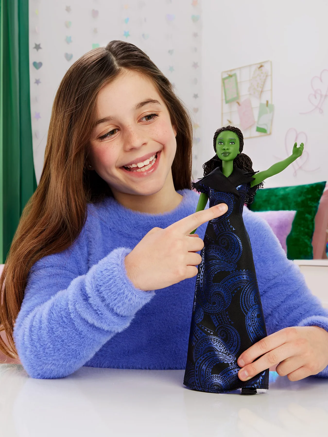 Elphaba Singing Doll - Image 2