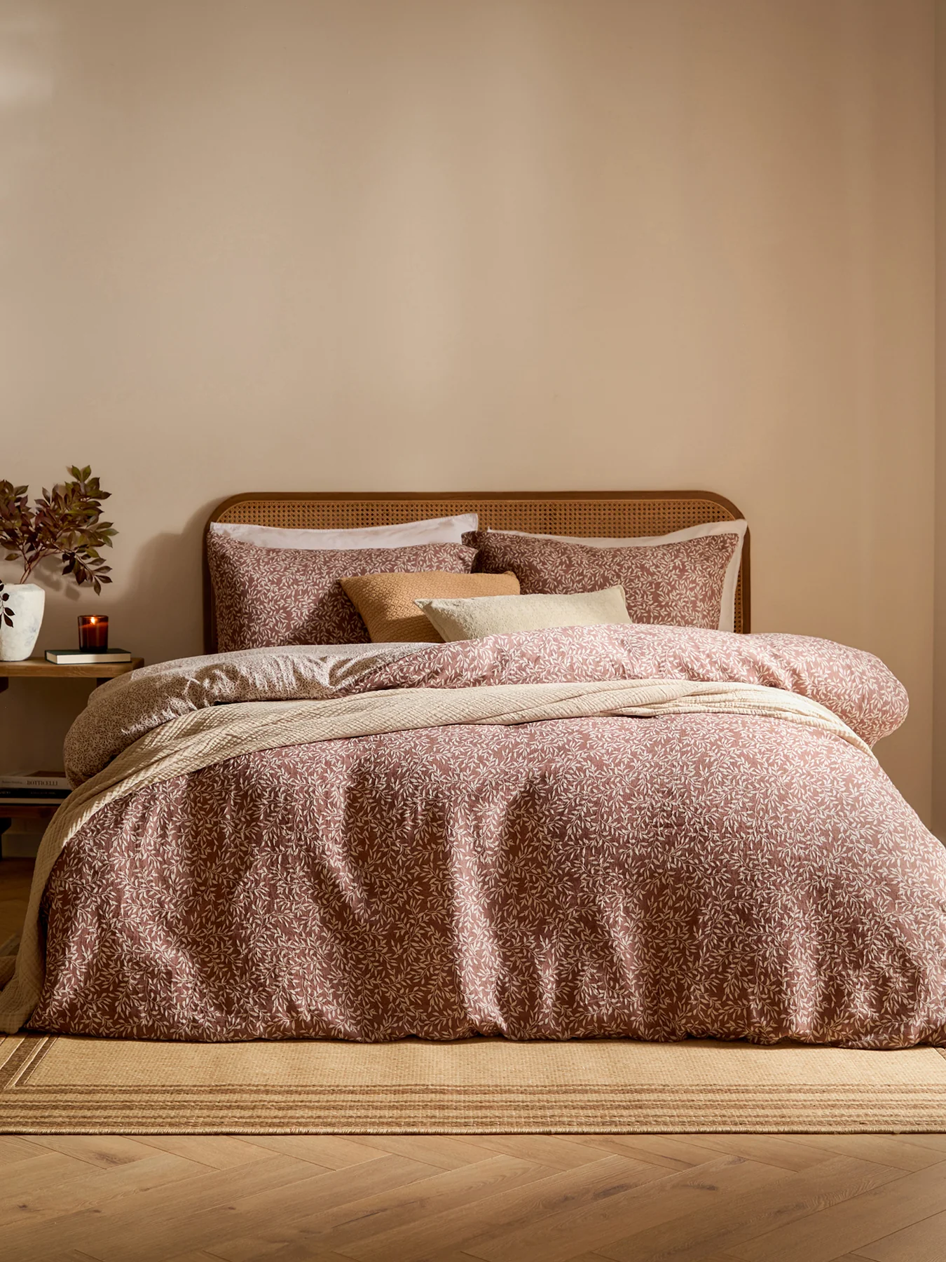 Perrie Leaf Pattern Duvet Cover Collection