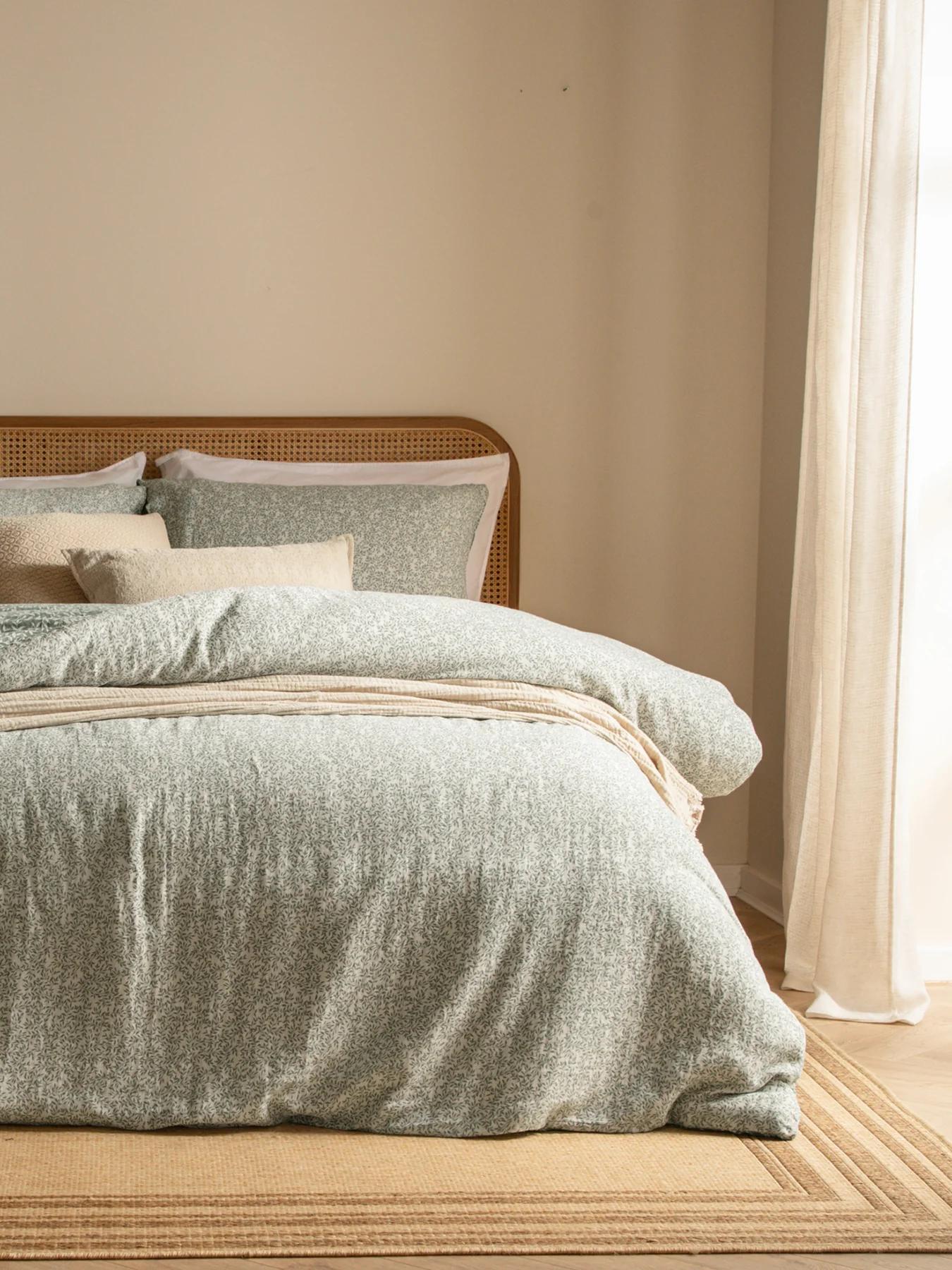 Perrie Leaf Pattern Duvet Cover Collection - Image 3