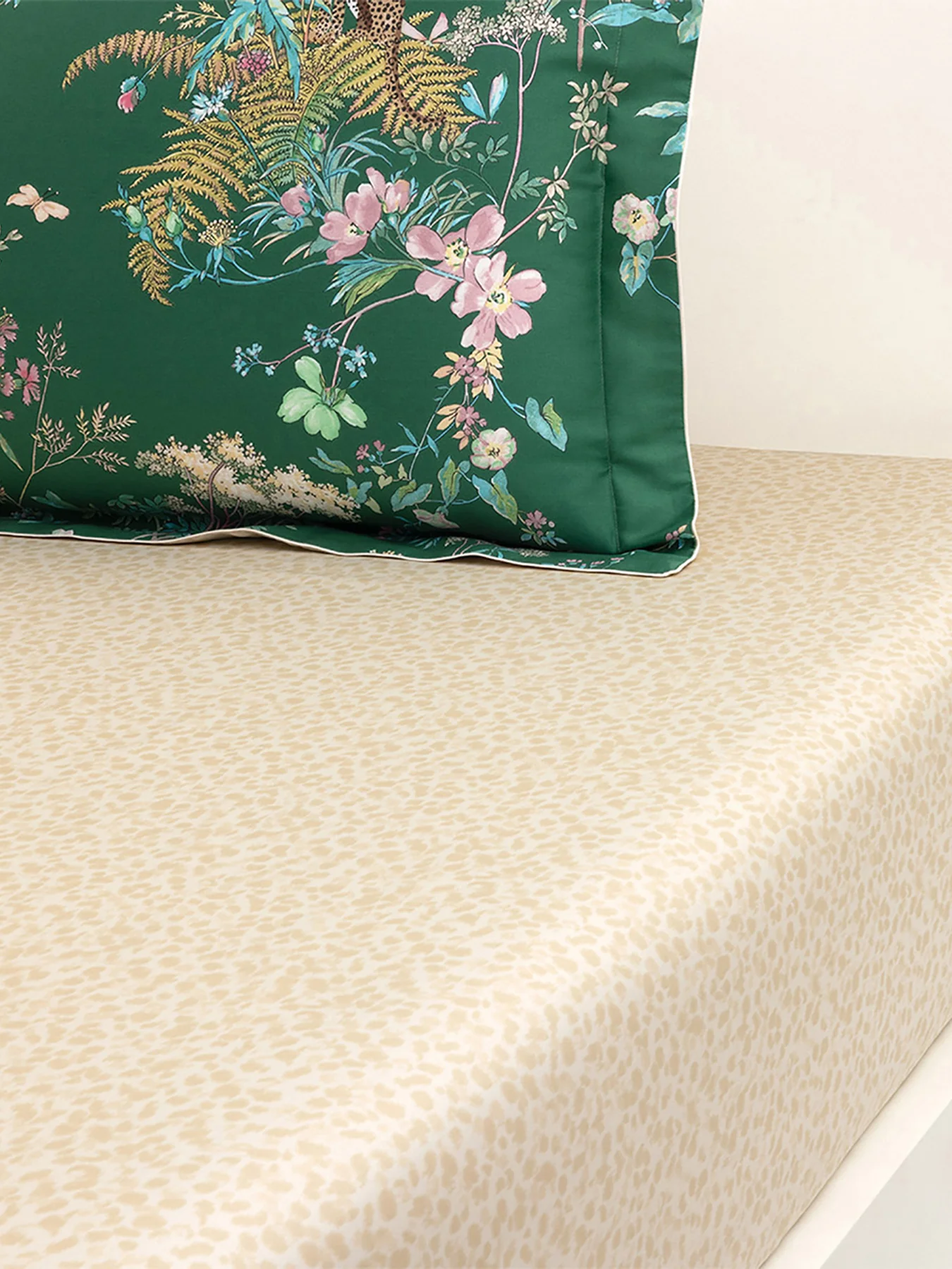 Contes Fitted Sheet - Image 2